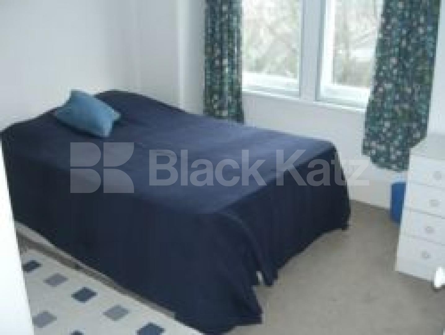 			GREAT VALUE FOR MONEY!, 3 Bedroom, 1 bath, 1 reception Flat			 Fortis Green Road, MUSWELL HILL N10